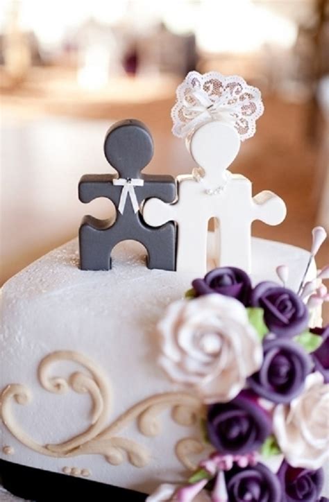 Wacky And Unique Wedding Cake Toppers That You And Your Guests Will