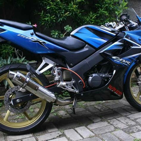 From this point on, two i moved up to the cbr from a tatty old diversion 600 and it has been fantastic. Honda Cbr 150 Old Modifikasi - Berputar Roda
