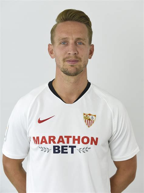 Check out his latest detailed stats including goals, assists, strengths & weaknesses and match ratings. De Jong | Sevilla F.C.