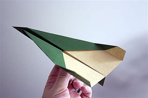 Avion Facile En Papier