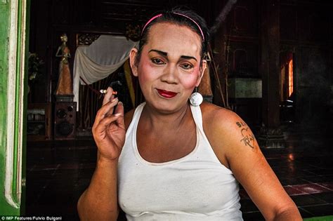 Inside The Hidden World Of Indonesias Transgender Women Daily Mail