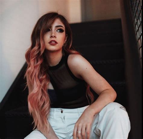 Hottest Celebs On Twitter 2 Chrissy Costanza It Took Way Too Long To