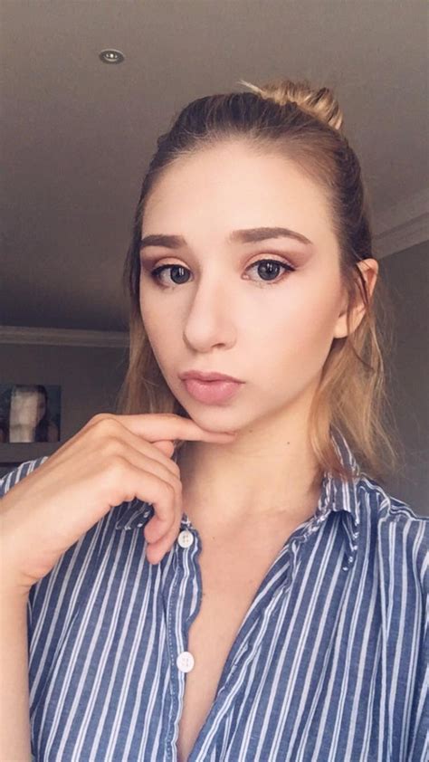 Hello Reddit Your Completely Average Girl Has Joined R Selfie