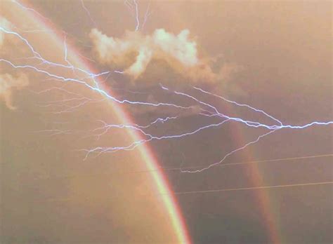 Heres A Stunning Photo Of A Double Rainbow And A Lightning Strike You
