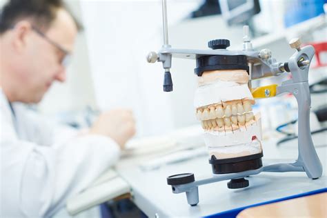 When You Should See A Prosthodontist