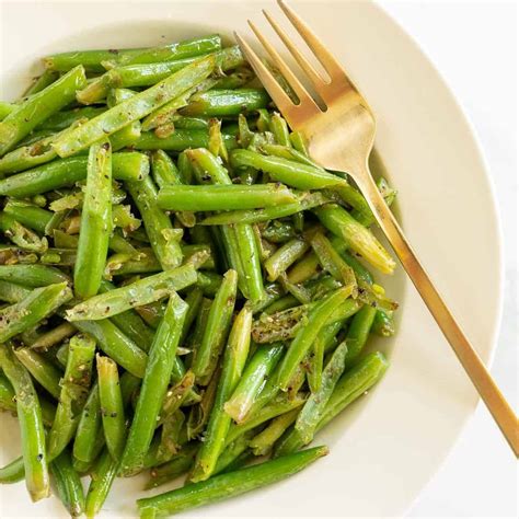 Easy And Delicious Seasoned Green Beans Julie Blanner