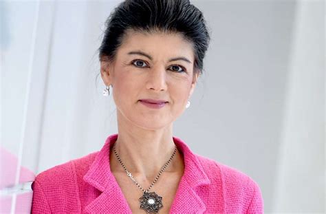 Kinda weird that sahra wagenknecht was a punk, not a goth, in her youth, since she's clearly one of. Markus Lanz spricht mit Sahra Wagenknecht über Nawalny ...