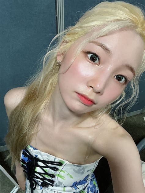 Selkievely On Twitter Yeonhee Would Look So Beautiful Covered In Cum