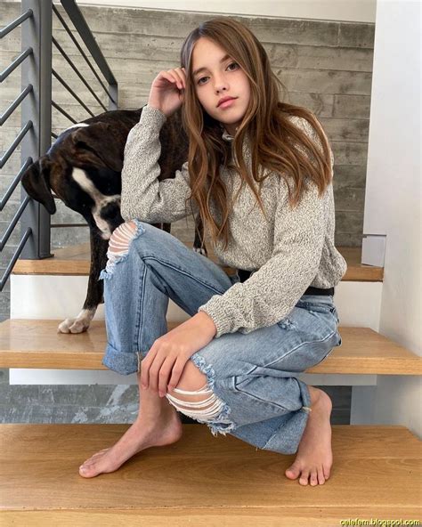 Celebridades Femeninas Oficial Maisie De Krassel Desde Hace Mucho