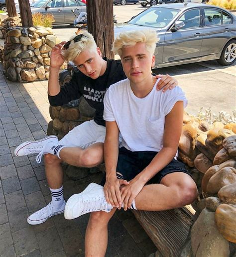 Blond Emilio Martinez Martinez Twins Poses Friends Forever Cute Guys Sport Fitness