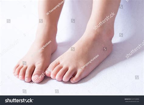 Childrens Bare Feet Childs Bare Feet Stock Photo 523153090 Shutterstock