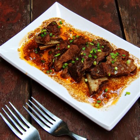 Repeat with remaining pork, then remove and transfer to the same bowl. Pressure Cooked Braised Pork Ribs