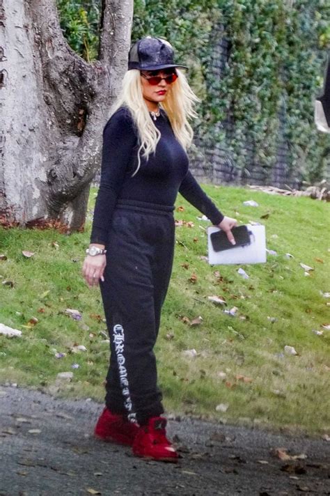 Christina Aguilera In A Black Outfit Heads To A Recording Studio In