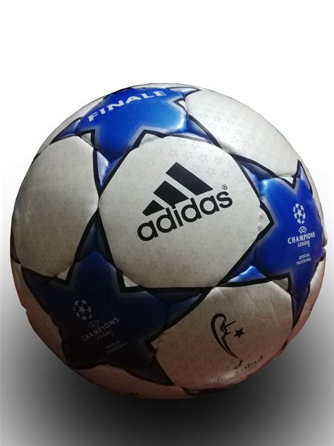Ahead of the final, they eliminated manchester united, city rivals inter and surprise team psv eindhoven. ADIDAS ISTANBUL CHAMPIONS LEAGUE 2005 BALL | OFFICIAL ...