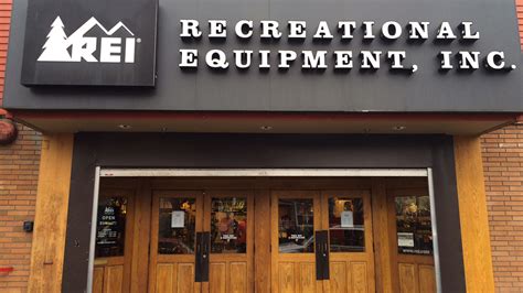 Rei To Close Black Friday Pay Its Employees To Opt Outside Abc7