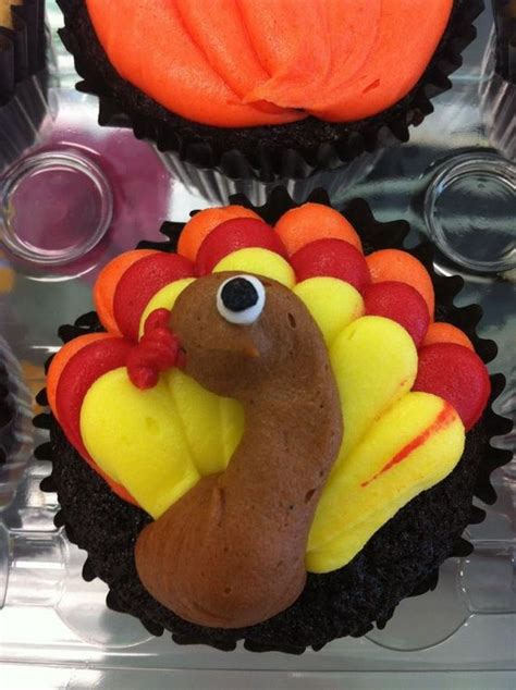 Thanksgiving Holiday Cupcakes Party Ideas 02 Turkey Cupcakes Thanksgiving Cupcakes Fall