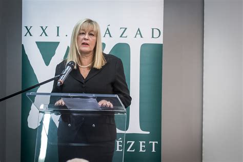 Stanisław dziwisz bíboros ellen a legfőbb vádak a következők: Schmidt Mária: A szabadság hősei legfontosabb közös ...