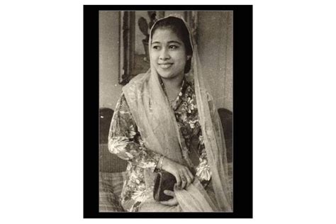 Fatmawati Istri Indonesia Pertama Soekarno Biografi Tokoh Riset