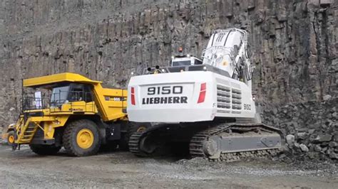 Liebherr R9150 Mining Shovel And Komatsu Hd 605 Dumptruck Youtube