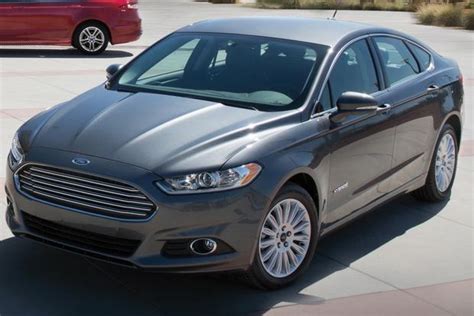 2015 Toyota Camry Vs 2015 Ford Fusion Which Is Better Autotrader