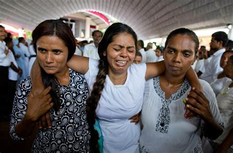 Sri Lanka Bombings Funerals And Burials Begin Sri Lanka Al Jazeera