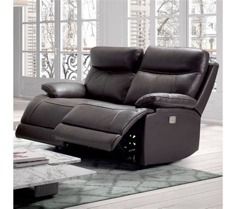 En plus, ce produit intelligent permet à tous les membres de la famille de profiter de ses bienfaits, quel que soit leur âge, puisqu'il s'adapte à toutes les morphologies et offre un soutient de la colonne vertébrale parfait. Canapé Relax Electrique 2 Places Cuir Marron - Cordoue ...