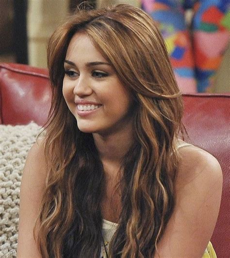 Pin By Marceline On Miley Cyrus Miley Cyrus Long Hair Miley Cyrus