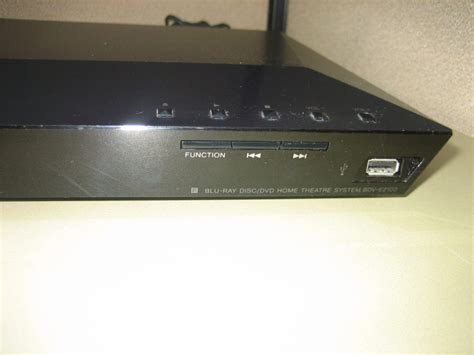 Regardez vos films en full hd, partagez votre musique et vos photos sans fil. Sony BDV-E2100 Blu-Ray Disc / DVD Home Theatre System HBD ...