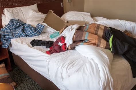 11 Rude Hotel Habits You Should Stop Asap Readers Digest Canada