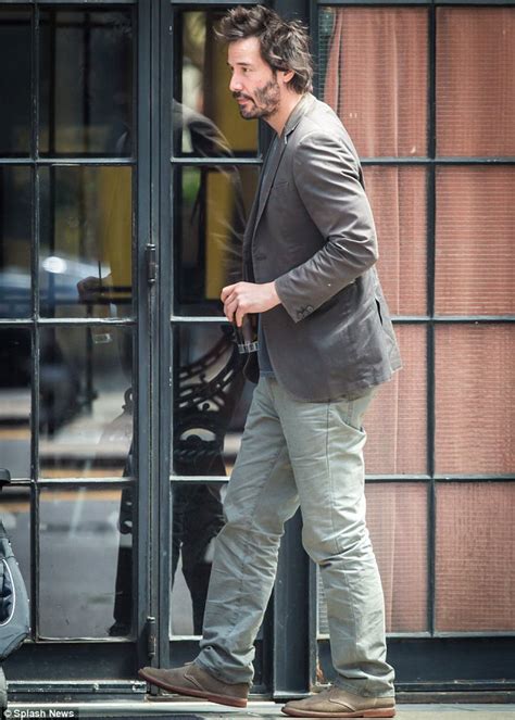 Keanu Reeves Has A Solitary Drink Outside His Nyc Hotel