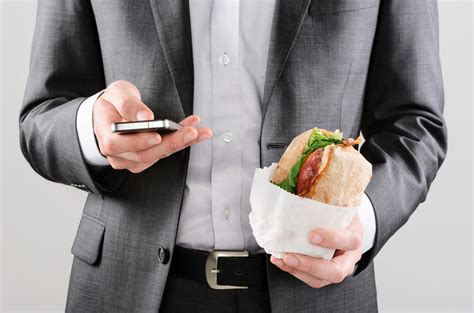 You should have already done this. What do Successful People do During Their Lunch Break ...