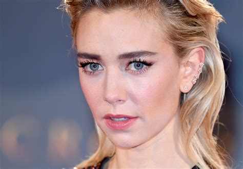 Vanessa kirby gives a powerful portrayal of a bereaved mother in pieces of a woman. Vanessa Kirby addresses rumours she's dating Tom Cruise ...