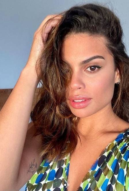 Find clara morais's contact information, age, background check, white pages, divorce records, email, criminal records, photos & relatives. Boca de Clara Buarque chama atenção em fotos e ela ...