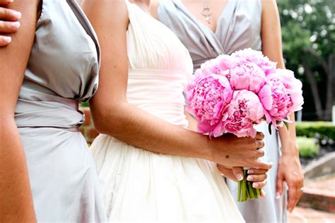 thursday traditions why do brides carry a bouquet emily dean photography