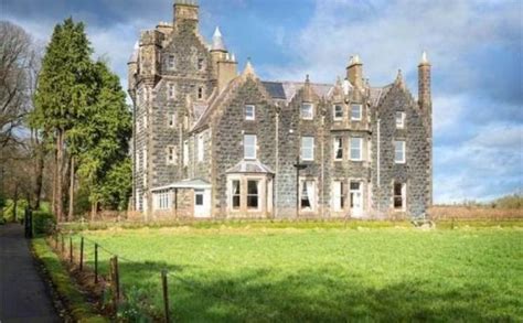 Whether you choose a medieval palace, a fort or a victorian folly, these properties offer self catering holidays with a difference. Craigdun Castle, Craigs, Cullybackey, Ballymena, Co ...