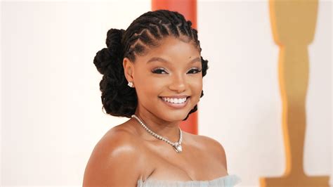 Halle Bailey Goes Full Princess On Oscars Red Carpet In Gorgeous Sheer