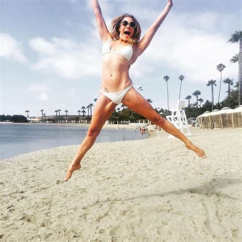 Leann Rimes Flaunts Her Bikini Body Picture Celebrities On Vacation Abc News