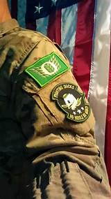 Oregon Ducks Army Uniform Photos