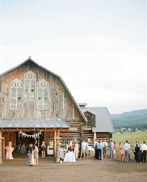 Barn wedding venues in colorado offer gorgeous scenery, amazing photo ops, and a relaxed, natural setting your guests will love. Colorful Bohemian Barn Wedding: Heidi + Paul | Green ...