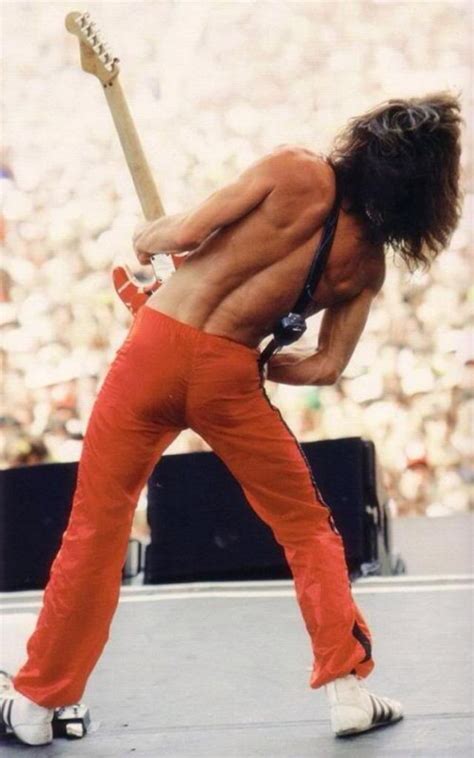 30 Amazing Photographs Of Eddie Van Halen On The Stage From The Late 1970s And Early 1980s