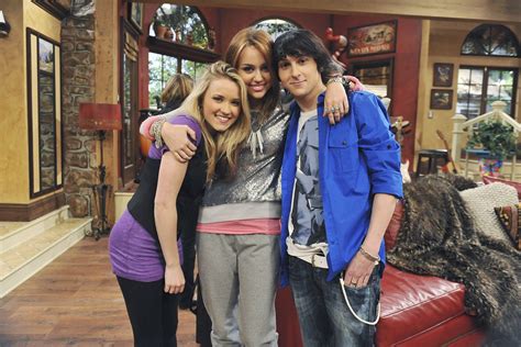 Miley Cyrus Reveals S H O C K I N G Work Schedule At Age During Hannah Montana Era News