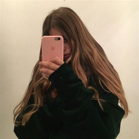 Find the perfect fake profile stock photos and editorial news pictures from getty images. Pin by 𝑀𝒾𝓂𝒾 on maquillage | Aesthetic hair, Fake girls ...