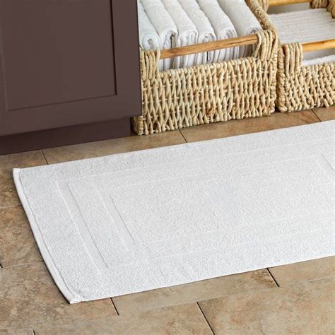 Hotel Towels Buying Guide In 2021 Hotel Towels White Bath Mat Bath Mat