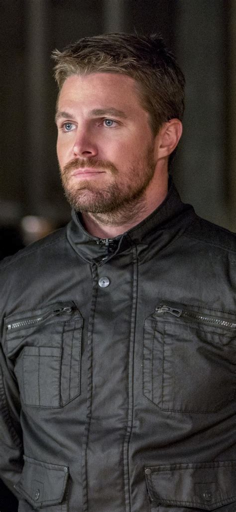 Stephen Amell As Oliver Queen Season 6 In 1125x2436 Resolution In 2020 Stephen Amell Stephen