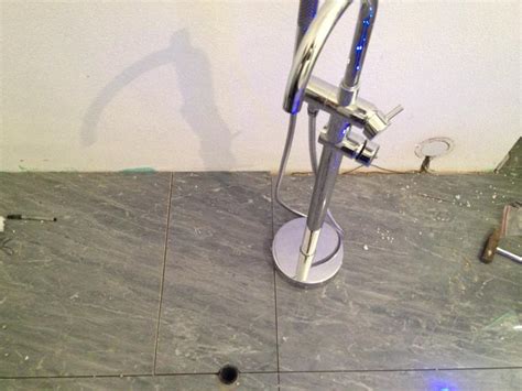 Jetzt günstig die wohnung mit gebrauchten möbeln einrichten auf ebay kleinanzeigen. Installation einer freistehenden Badewanne und einer ...