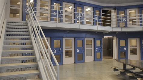 Man held as inmate in Riverside County jail dies at hospital