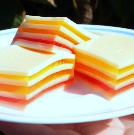 I'm not much of a jello salad fan, but this one deserves to be sitting next to the. Thanksgiving Layered Jello | Layered jello, Jello layers ...