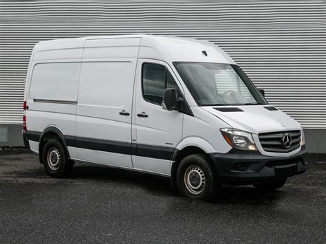 Striving to provide the most valuable information about campers and rvs, he shares everything he learned over the years. Véhicule Mercedes-Benz Sprinter 2014 Usagé à vendre à Cowansville, Québec | 13563625 | Auto123