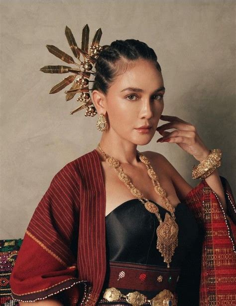 Luna Maya Indonesian Women Filipino Fashion Models Photoshoot