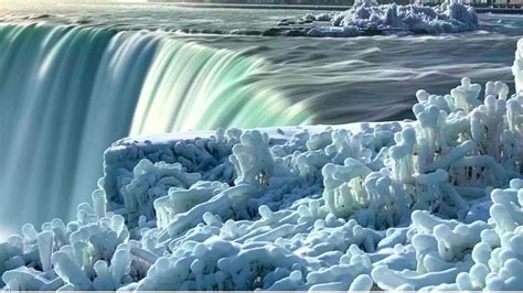 In Pics Partially Frozen Niagra Falls Is A View Unmatched